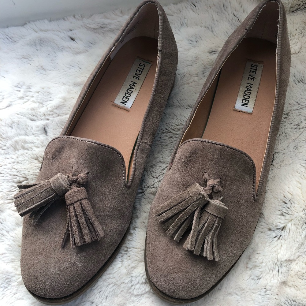 Steve Madden tassle flats